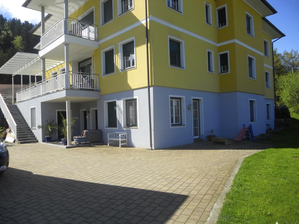 Ferienwohnung Am Bauernhof Strassonig Vulgo Hornis Moosburg Exteriör bild