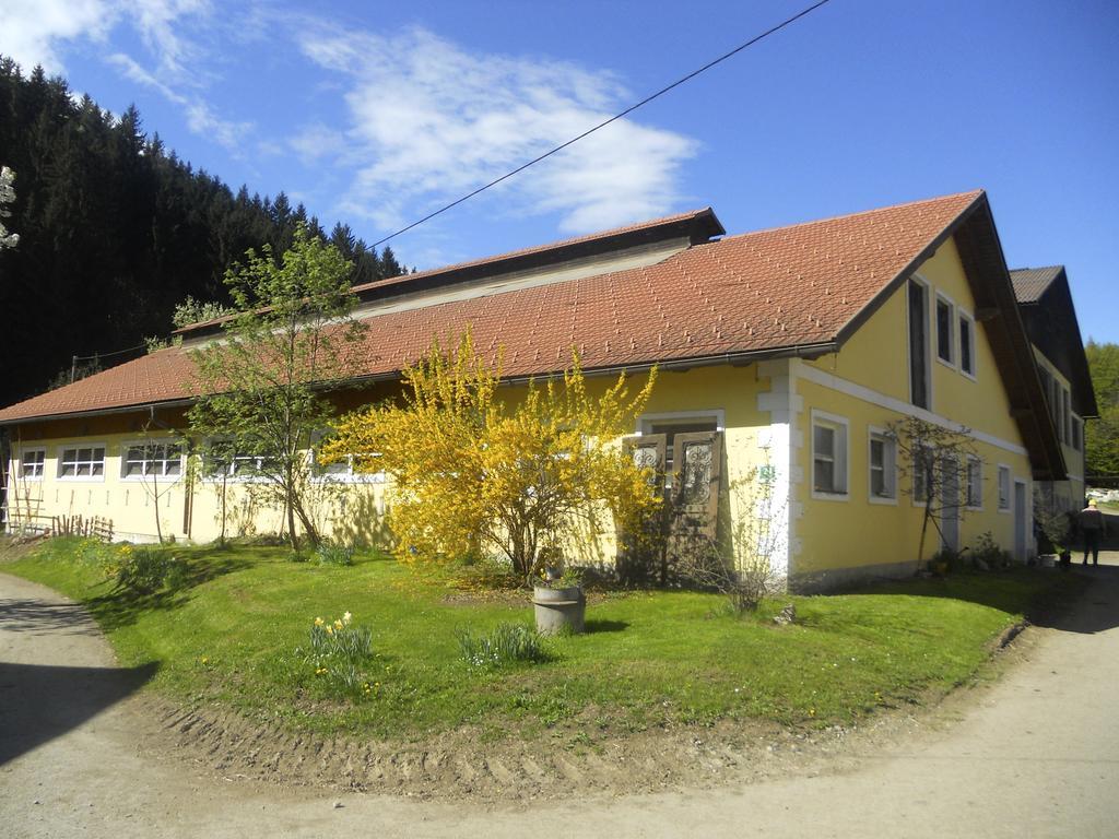 Ferienwohnung Am Bauernhof Strassonig Vulgo Hornis Moosburg Exteriör bild